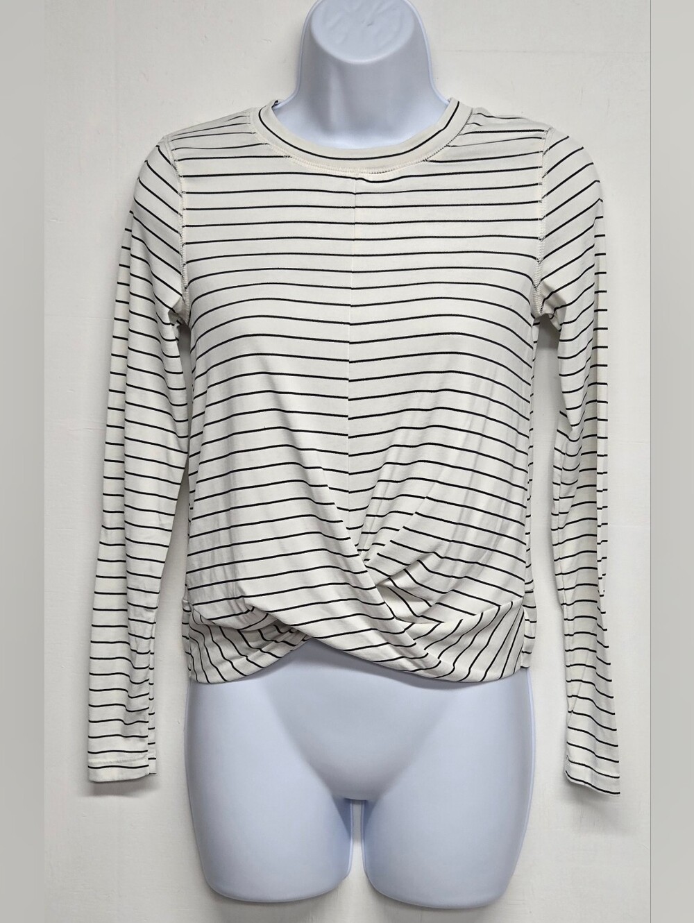 Old Navy Active XS Top Stripes Twisted Fromt Stretch Long Sleeve